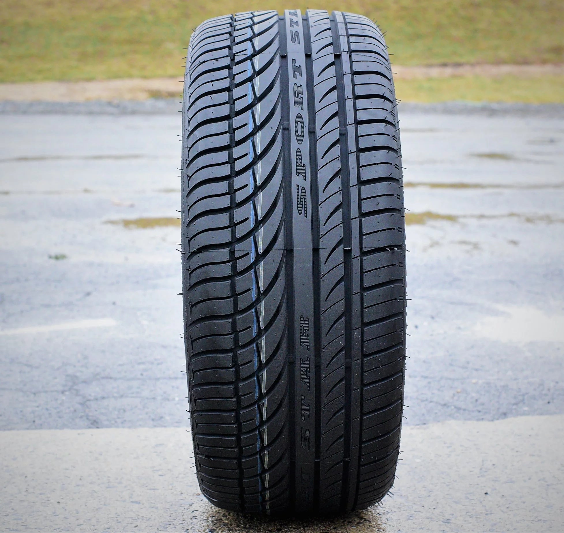 235/55R18 High Performance Tires Set of 4 Z9116