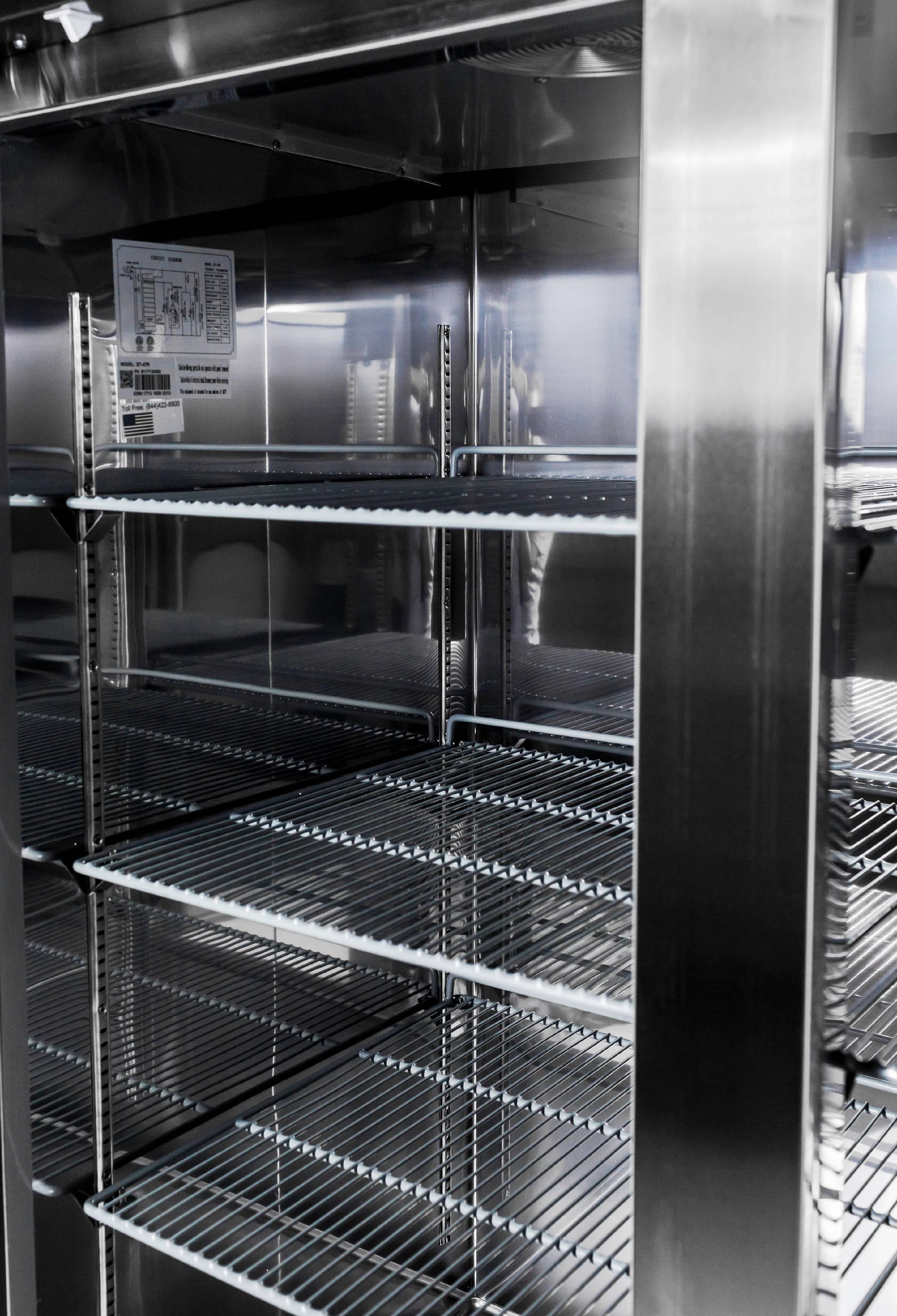 Commercial 47 cu ft Stainless Steel Reach-In Refrigerator, 2 Door Z690887
