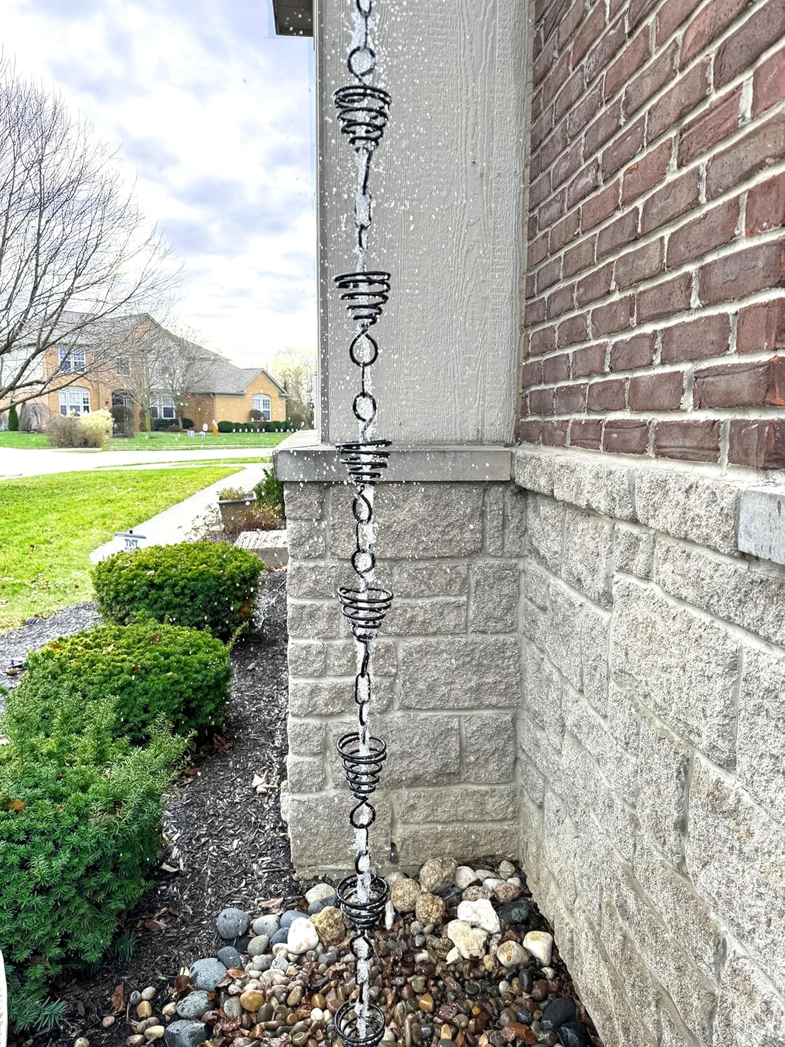 Rain Chain for Gutter Downspout, 8.5 FT, Black Metal L1141