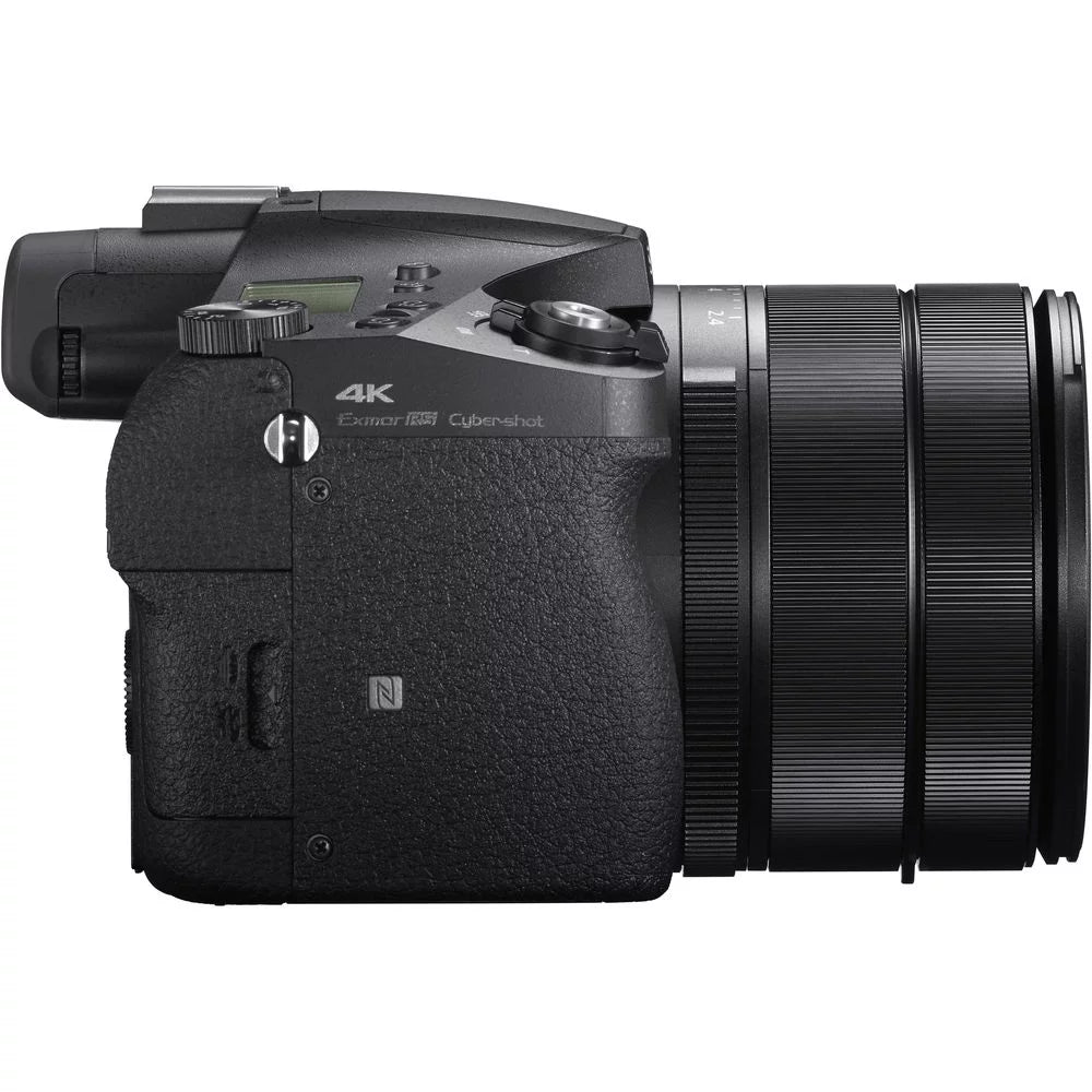Digital Camera with Wide Angle Lens E7688