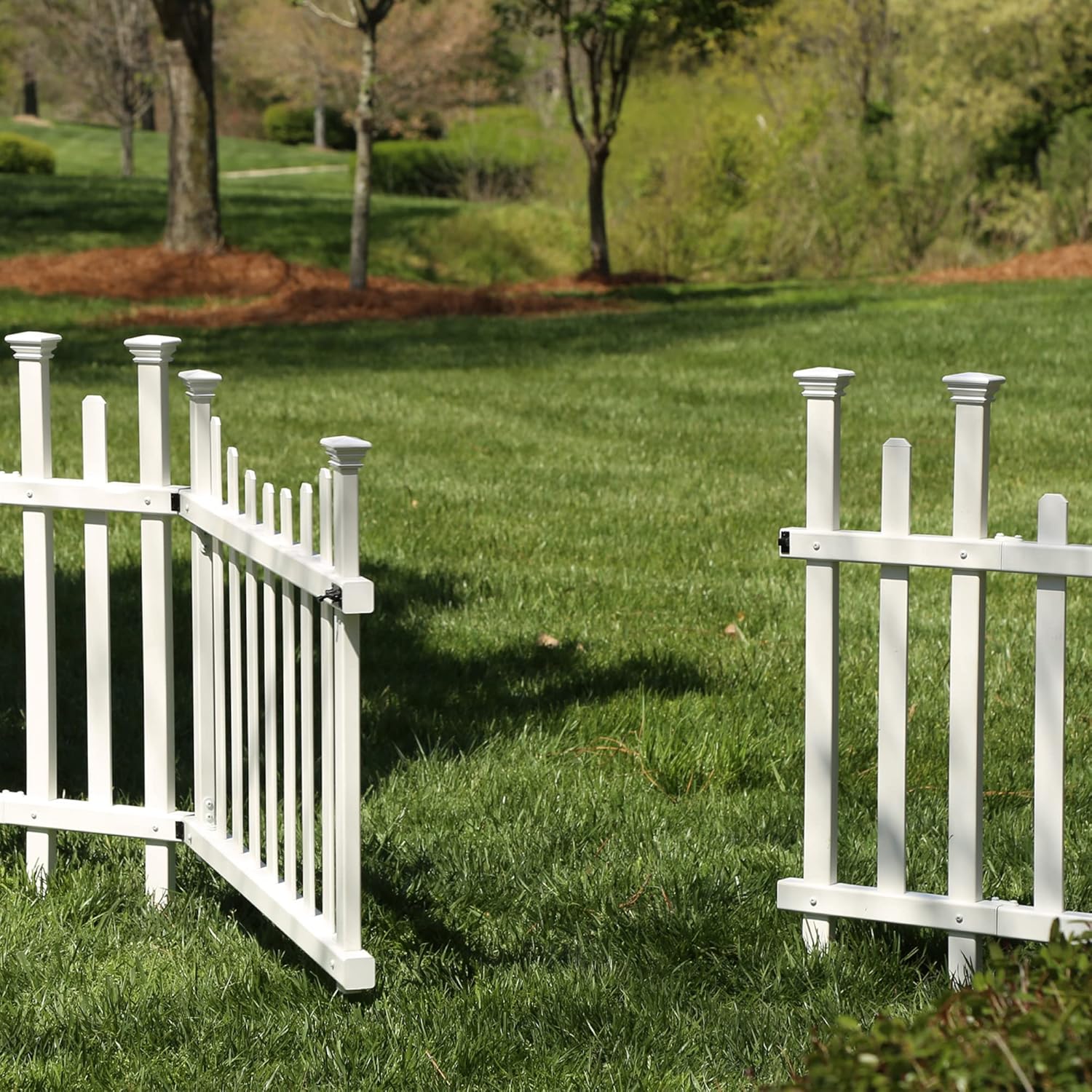 Outdoor No Dig Garden Fence with Vinyl Gate Kit M98783