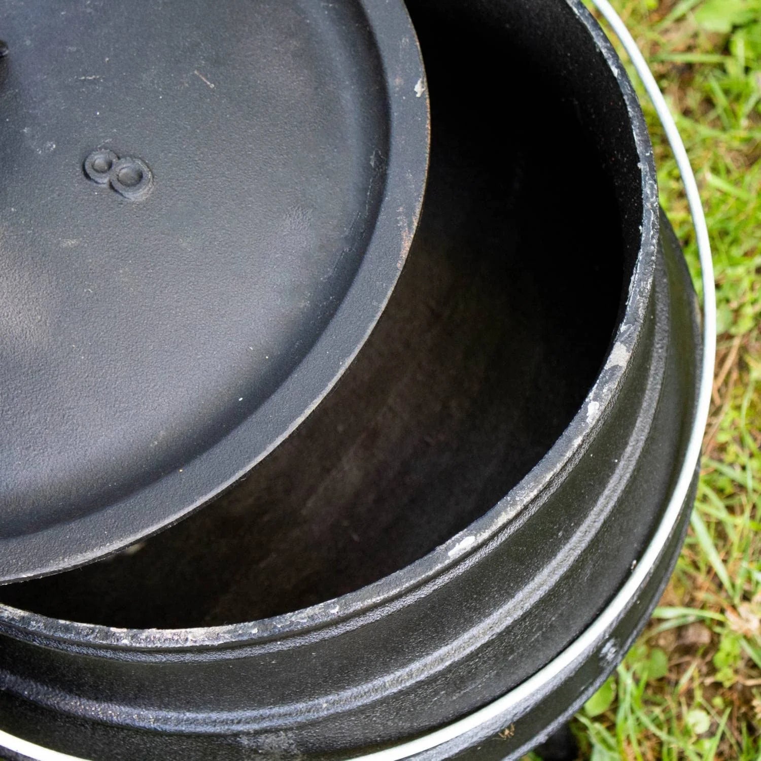 Cast Iron Dutch Oven with Lid, 16 Inch C904