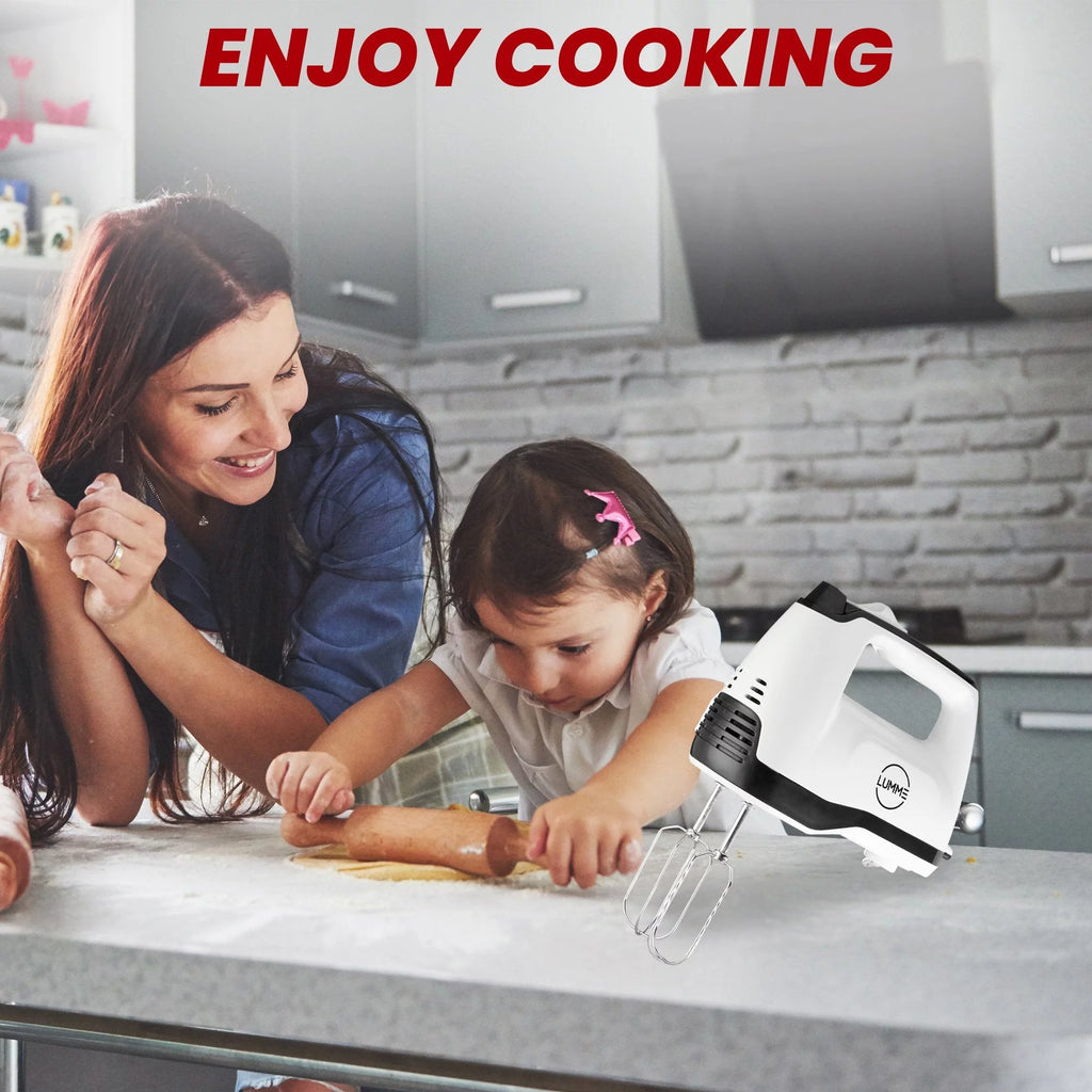 Hand Mixer 250W with 5 Speeds and Eject Button, 2 Beaters, 2 Dough Hooks, Storage Case L763206