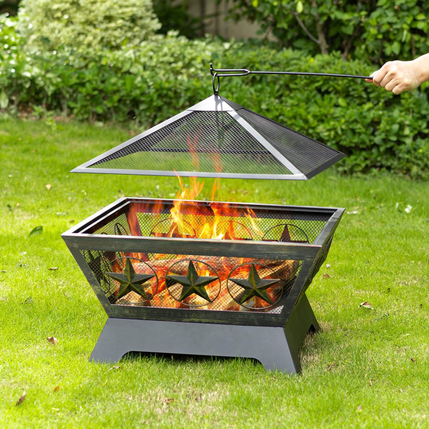 Outdoor Wood Burning Fire Pit 24in with Spark Screen Lid K6441