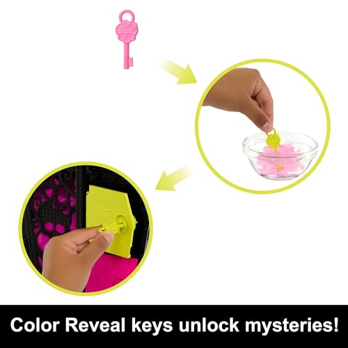 Monster High Skulltimate Secrets Neon Frights Doll with Dress-Up Locker & 19+ Surprises L666466