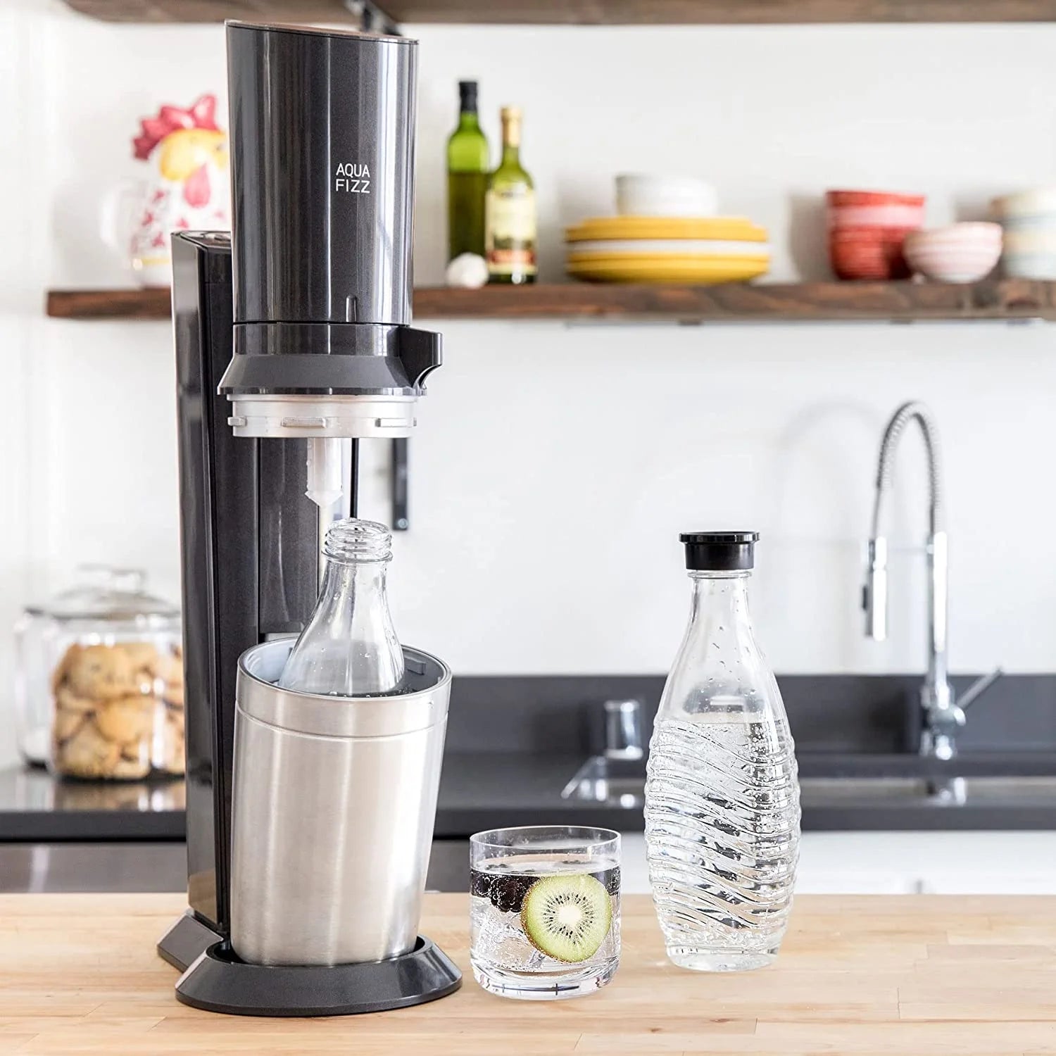 Sparkling Water Maker Kit with CO2 and Glass Carafes M905