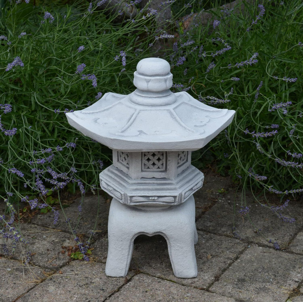 Concrete Pagoda Lantern Statue for Zen Garden Outdoor Decor S595