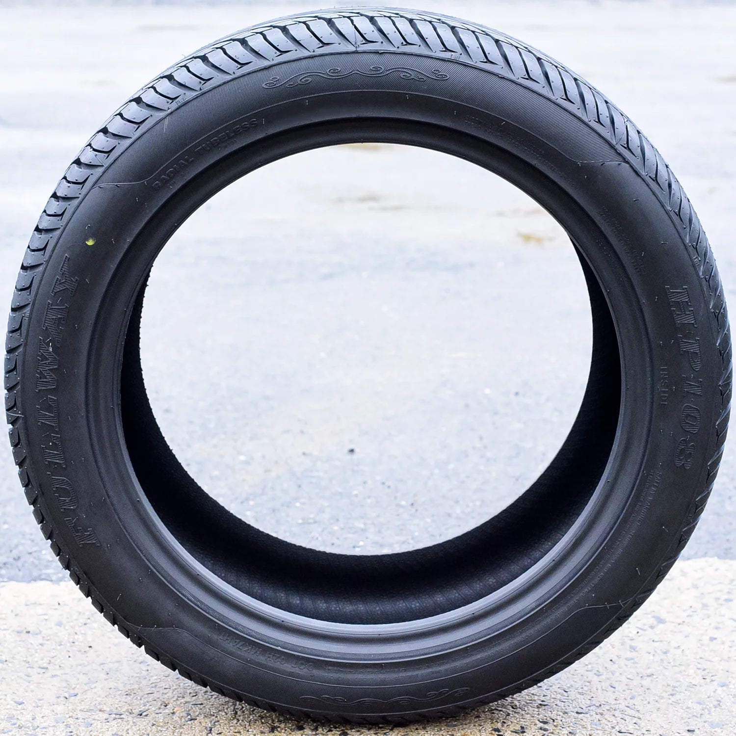 235/55R18 High Performance Tires Set of 4 Z9116