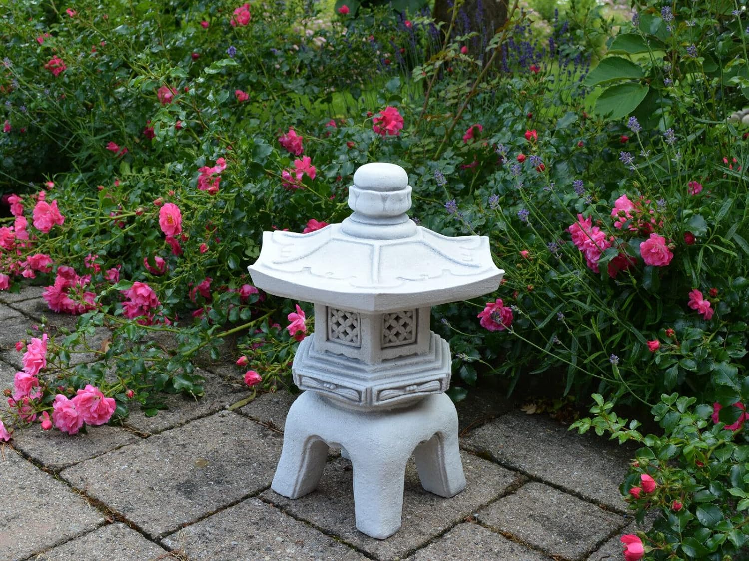 Concrete Pagoda Lantern Statue for Zen Garden Outdoor Decor S595
